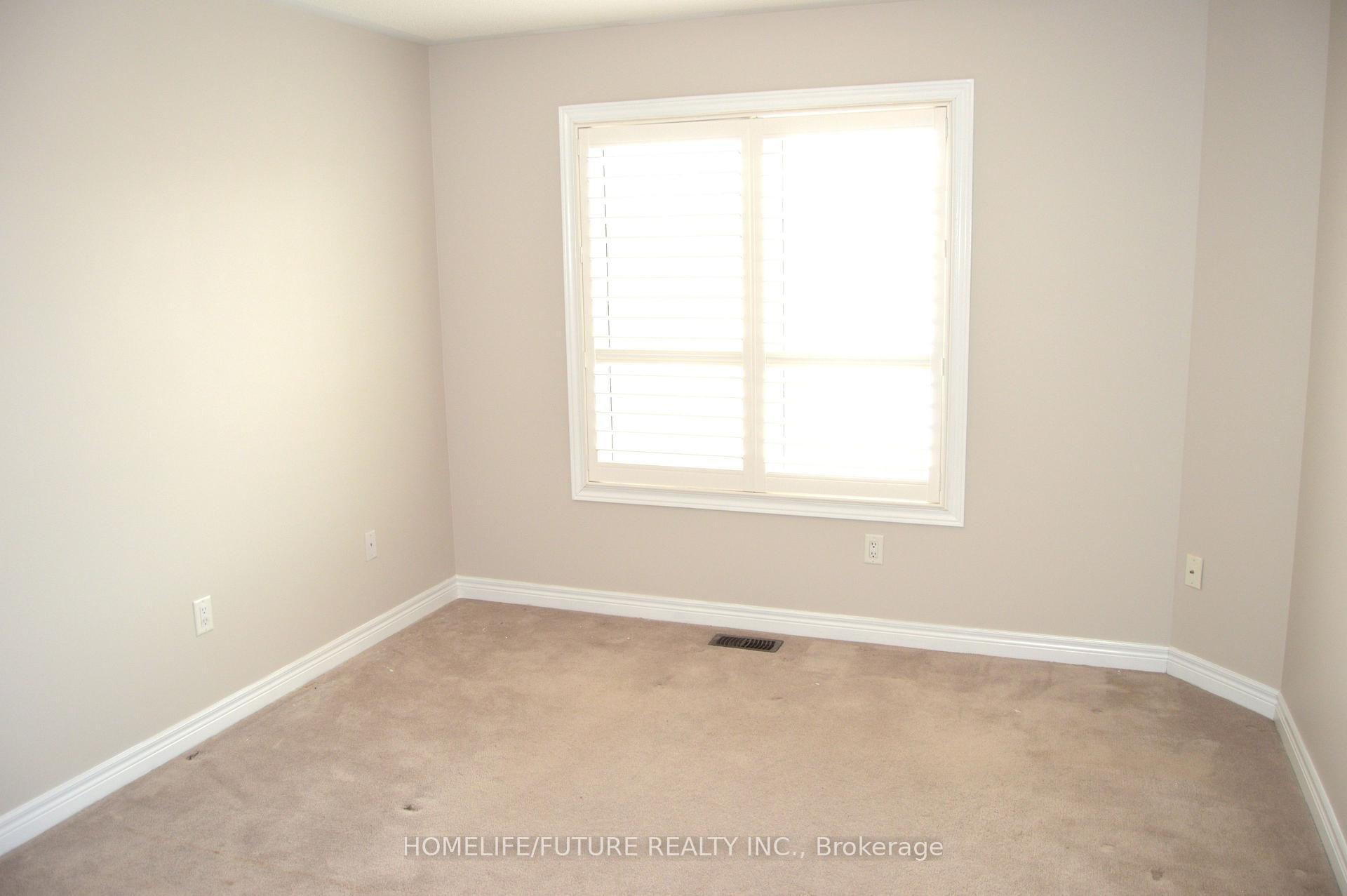 Photo 12 of 30 Paper Birch Drive, Markham, Cornell — HOMEH