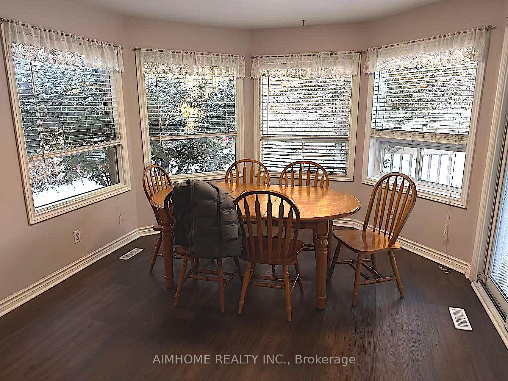 Photo 2 of 52 Brooklyn Crescent, Markham, Markville — HOMEH