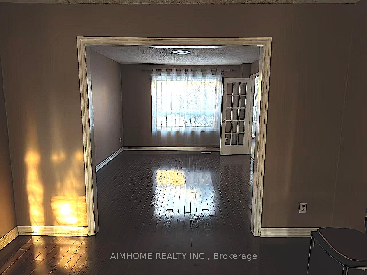 Photo 6 of 52 Brooklyn Crescent, Markham, Markville — HOMEH
