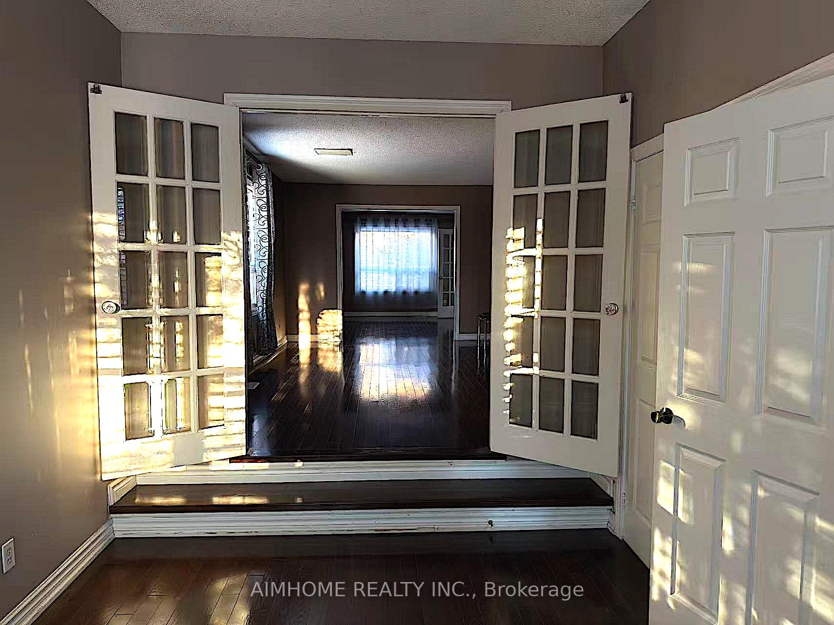 Photo 8 of 52 Brooklyn Crescent, Markham, Markville — HOMEH
