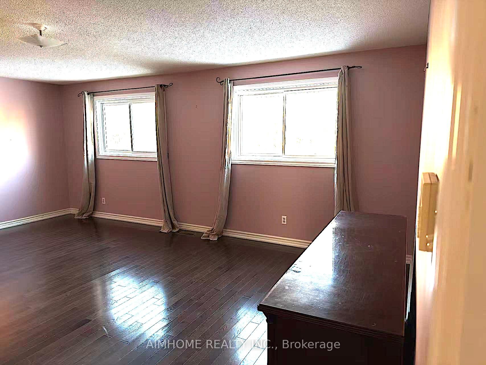 Photo 14 of 52 Brooklyn Crescent, Markham, Markville — HOMEH