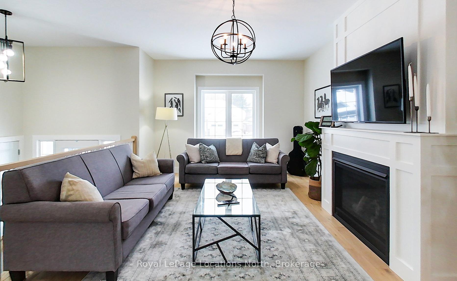 Photo 5 of 19 Gordon Crescent, Meaford — HOMEH