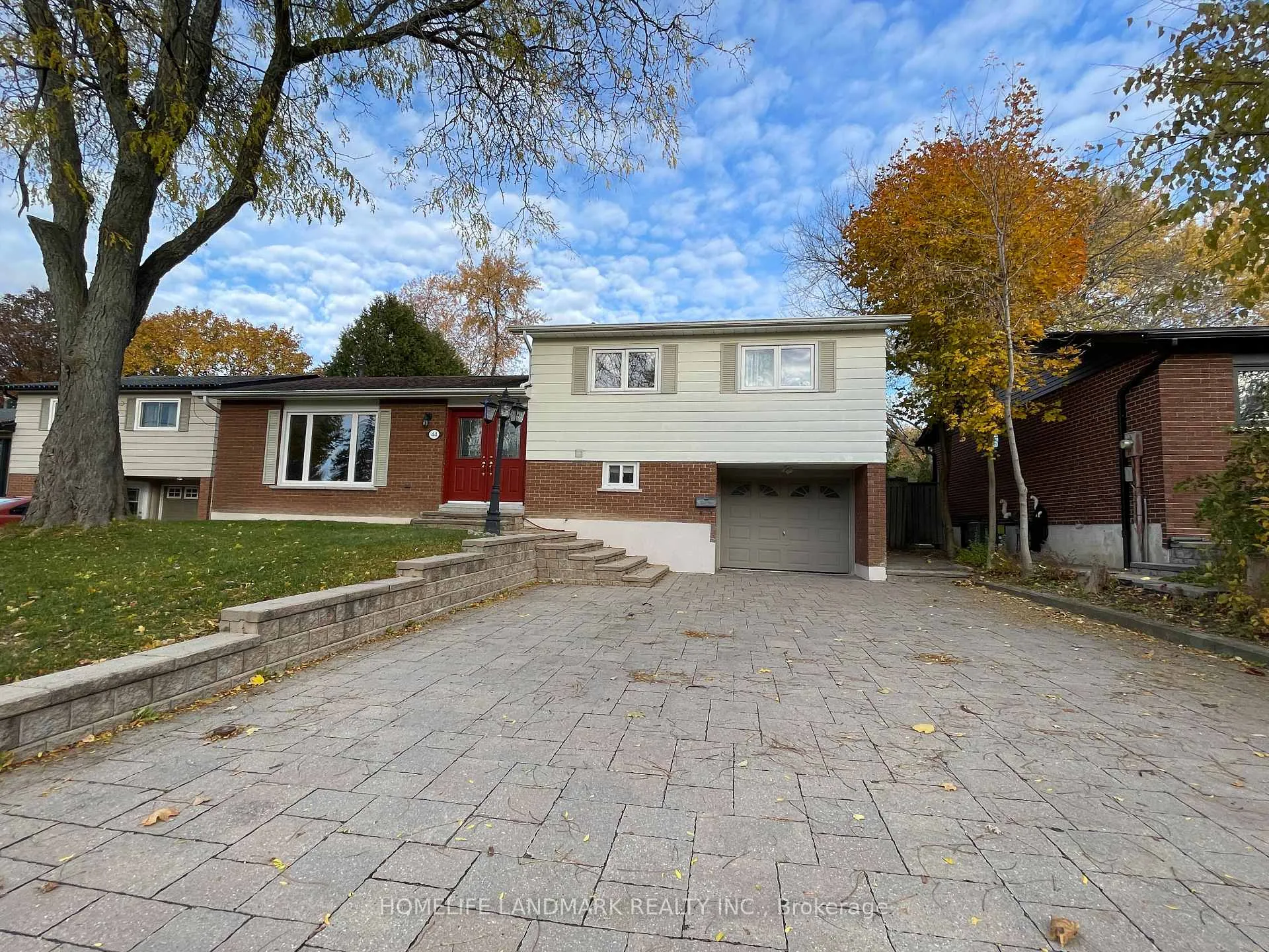 Photo 2 of 44 Sir Bedevere Place, Markham, Markham Village — HOMEH