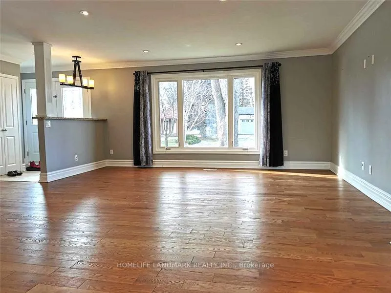Photo 4 of 44 Sir Bedevere Place, Markham, Markham Village — HOMEH