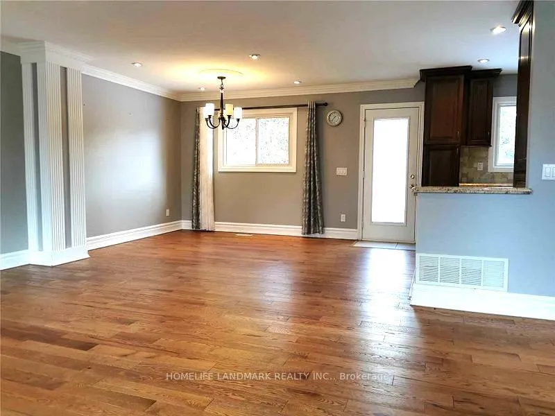 Photo 5 of 44 Sir Bedevere Place, Markham, Markham Village — HOMEH