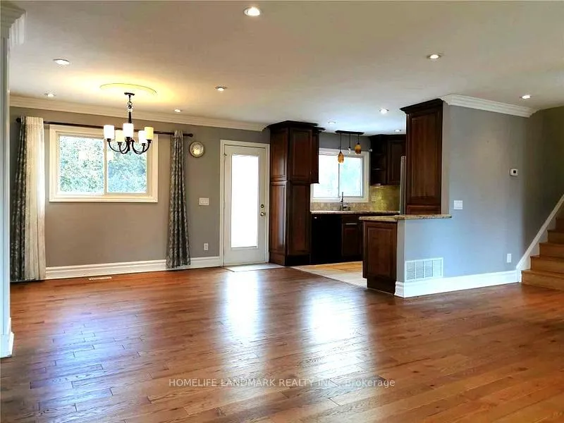 Photo 6 of 44 Sir Bedevere Place, Markham, Markham Village — HOMEH