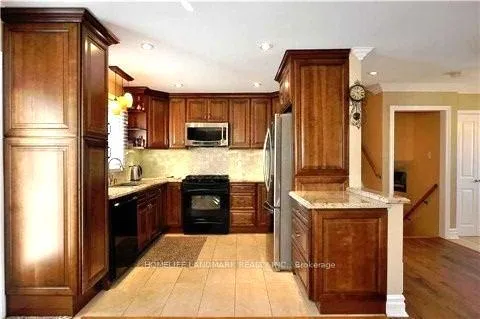 Photo 7 of 44 Sir Bedevere Place, Markham, Markham Village — HOMEH