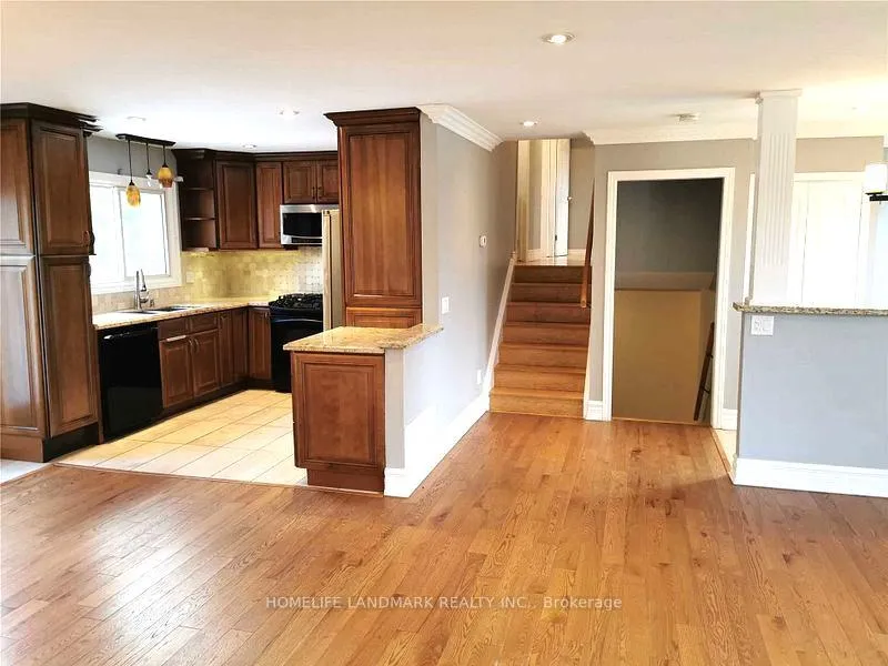 Photo 8 of 44 Sir Bedevere Place, Markham, Markham Village — HOMEH