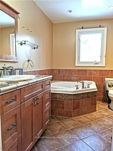 Photo 10 of 44 Sir Bedevere Place, Markham, Markham Village — HOMEH