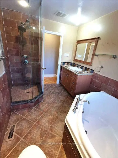 Photo 11 of 44 Sir Bedevere Place, Markham, Markham Village — HOMEH