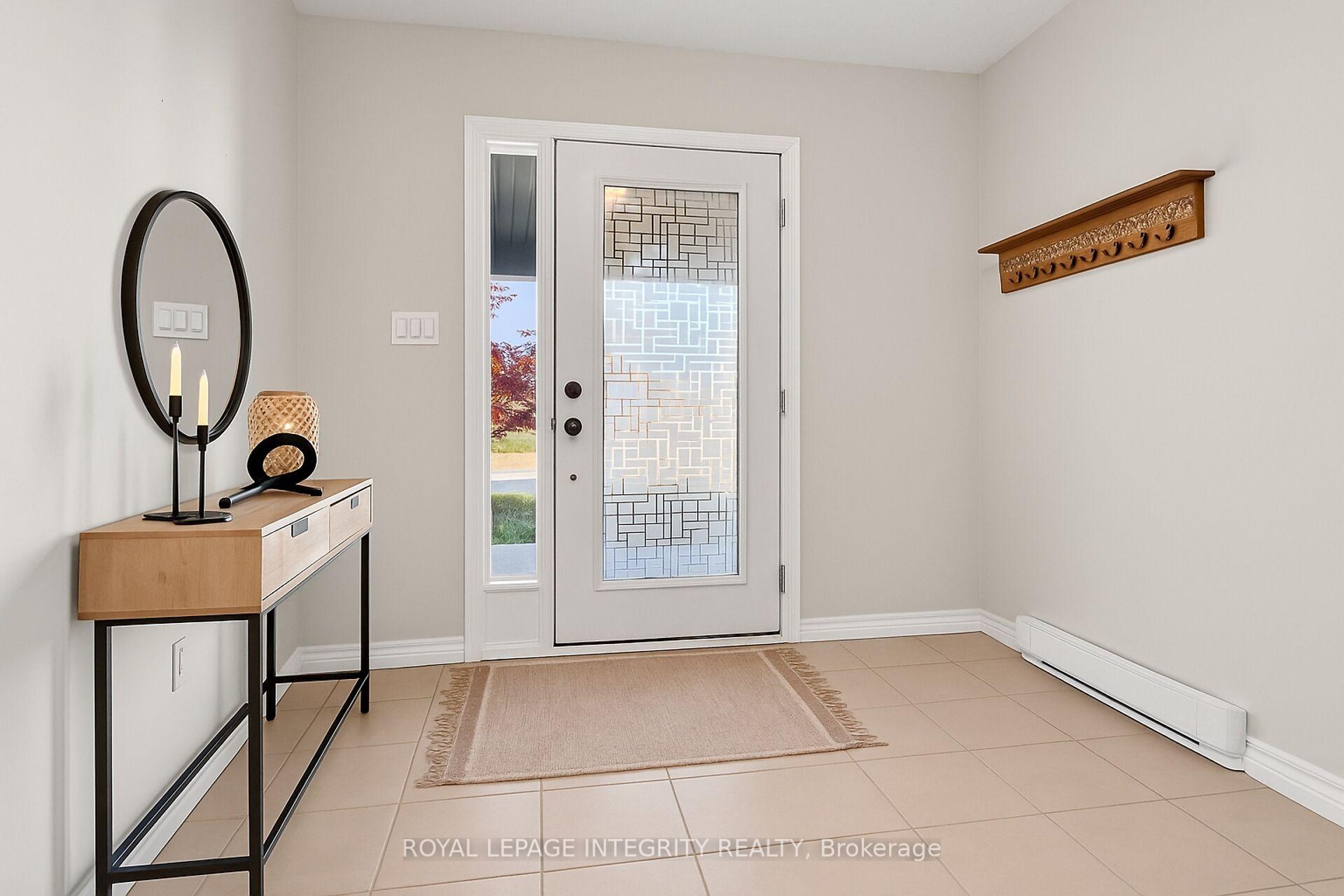 Photo 4 of 96 Feathertop Lane S, Ottawa, Kanata - Emerald Meadows/Trailwest — HOMEH