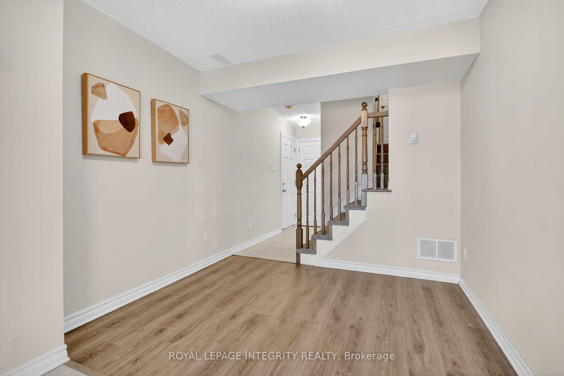 Photo 5 of 96 Feathertop Lane S, Ottawa, Kanata - Emerald Meadows/Trailwest — HOMEH