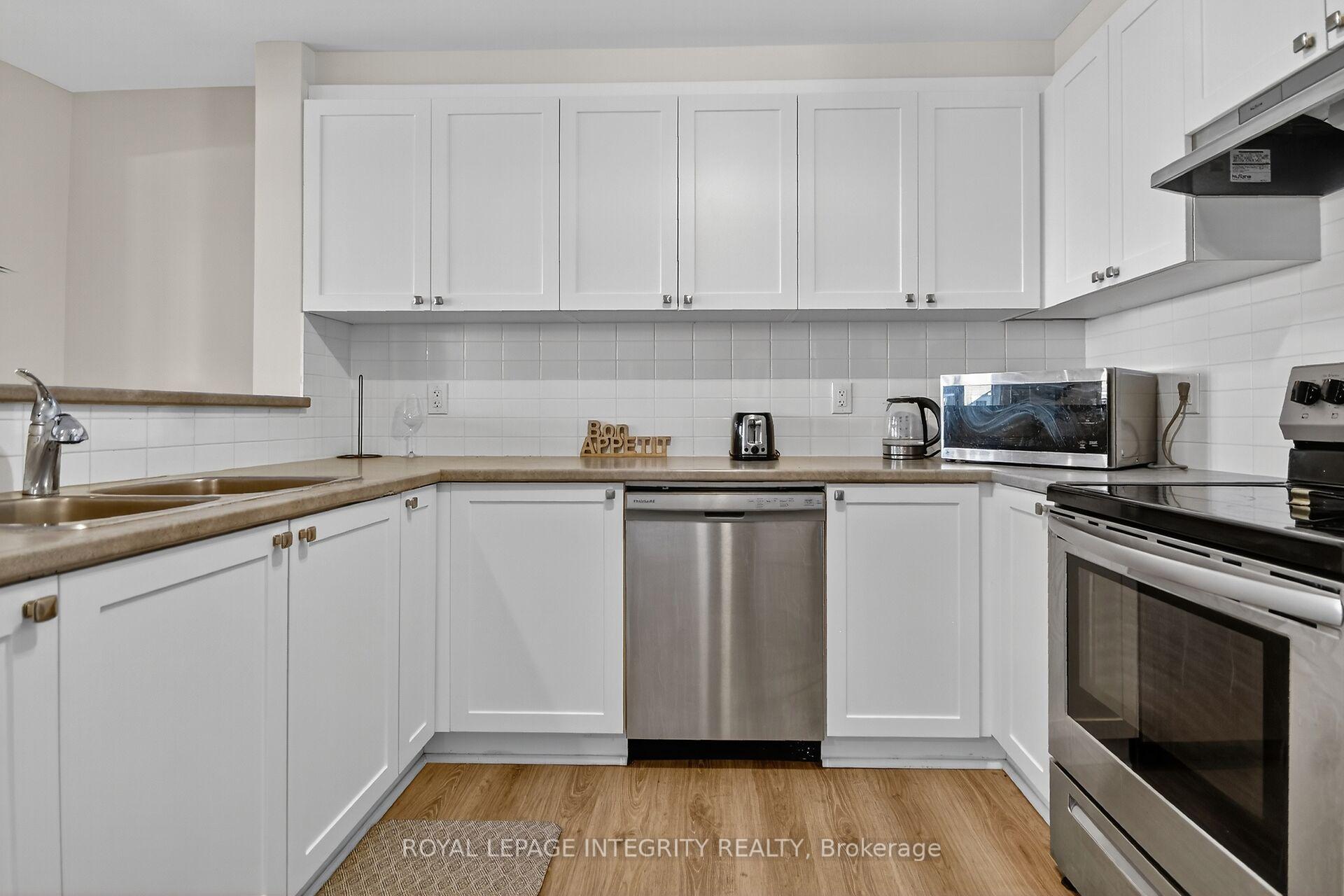 Photo 8 of 96 Feathertop Lane S, Ottawa, Kanata - Emerald Meadows/Trailwest — HOMEH