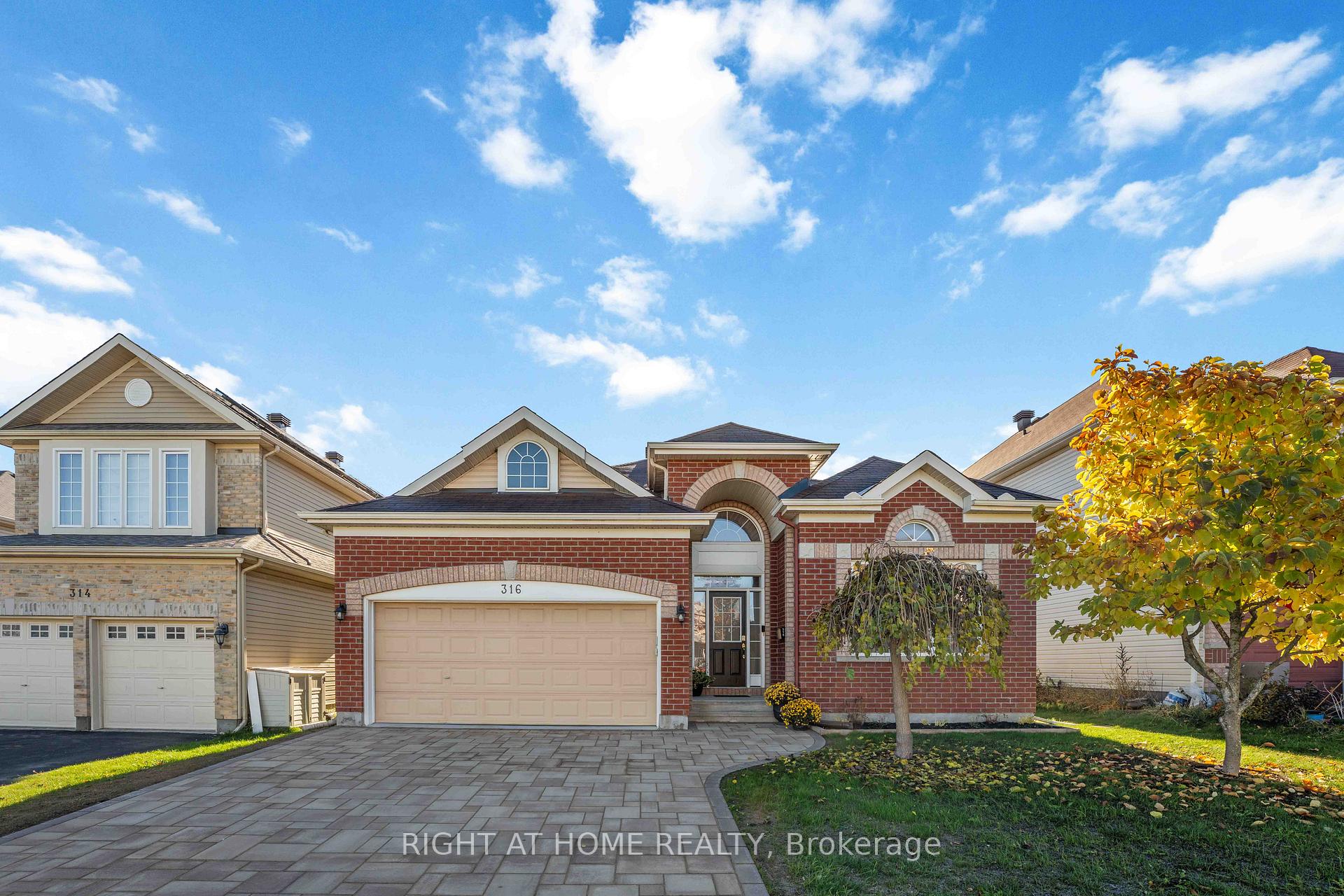 Photo 2 of 316 Maxwell Bridge Road, Ottawa, Kanata - Morgan's Grant/South March — HOMEH