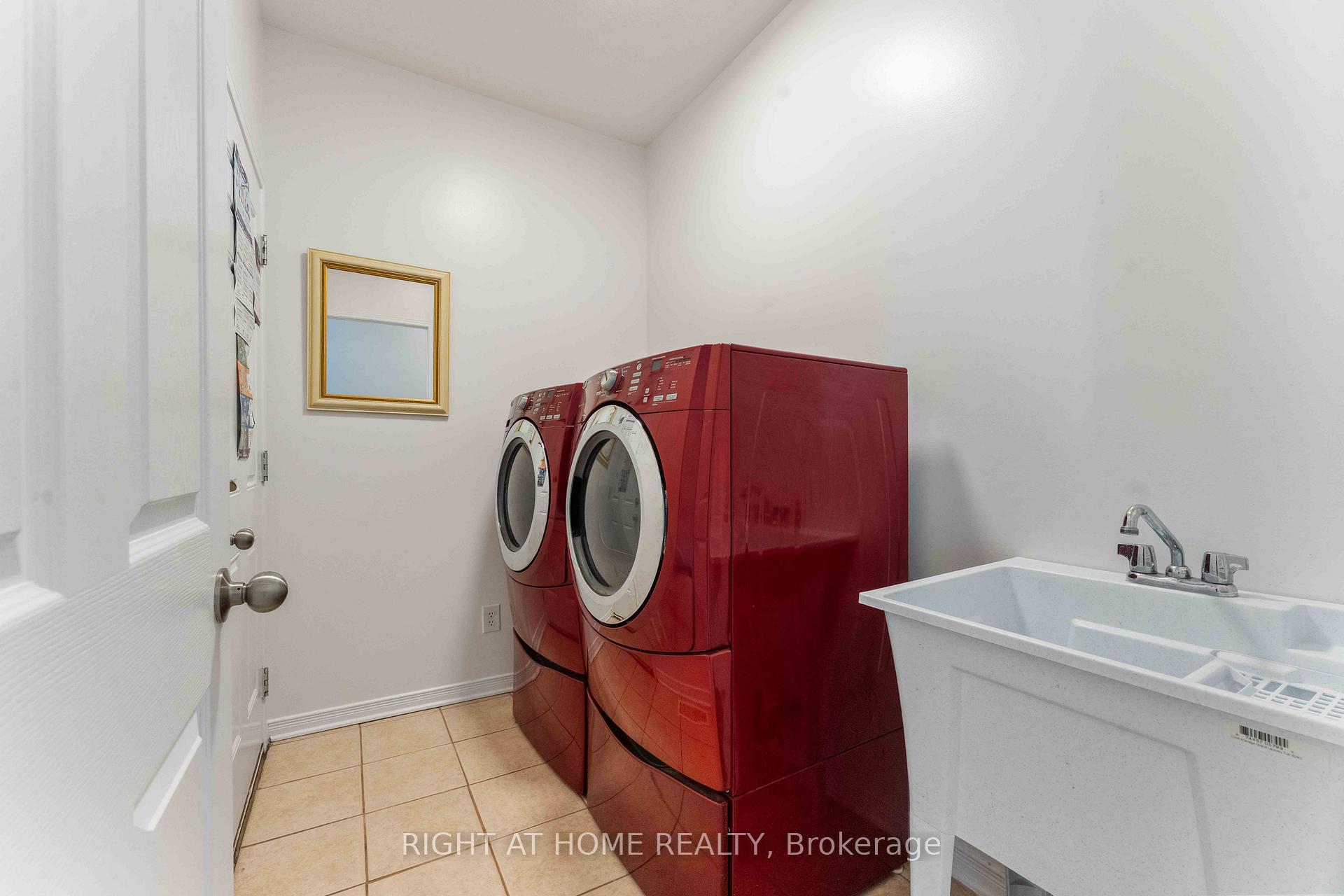 Photo 11 of 316 Maxwell Bridge Road, Ottawa, Kanata - Morgan's Grant/South March — HOMEH