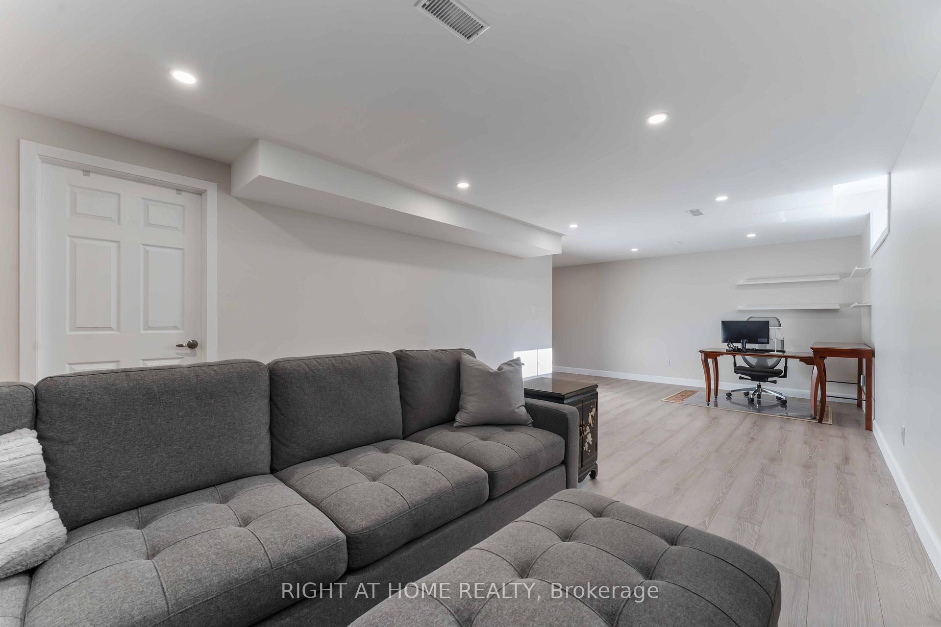 Photo 32 of 316 Maxwell Bridge Road, Ottawa, Kanata - Morgan's Grant/South March — HOMEH