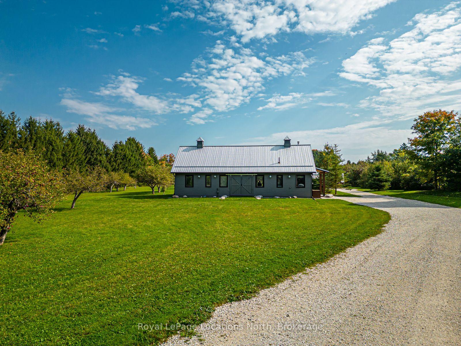 Photo 4 of 195 Centre Street, Meaford — HOMEH