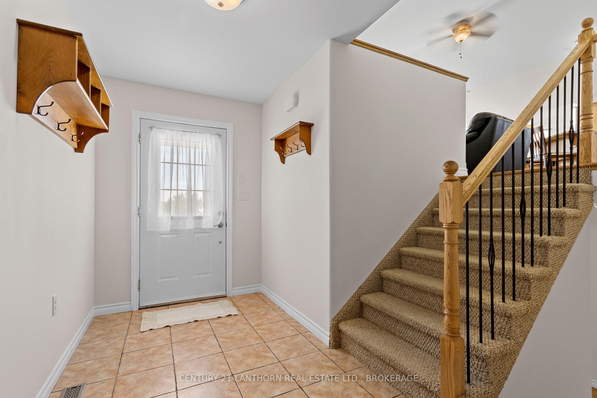 Photo 4 of 1095 Fred Brown Road, Loyalist, Lennox and Addington - South — HOMEH
