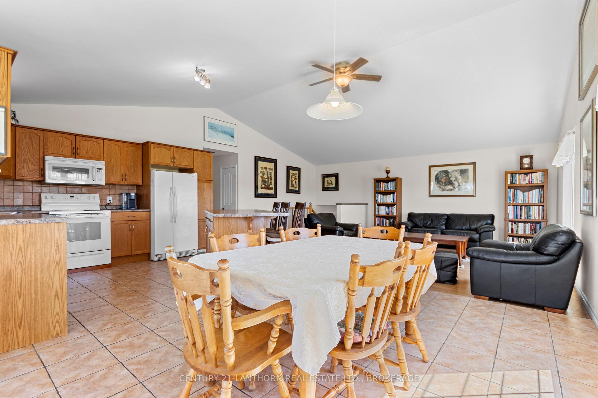 Photo 11 of 1095 Fred Brown Road, Loyalist, Lennox and Addington - South — HOMEH