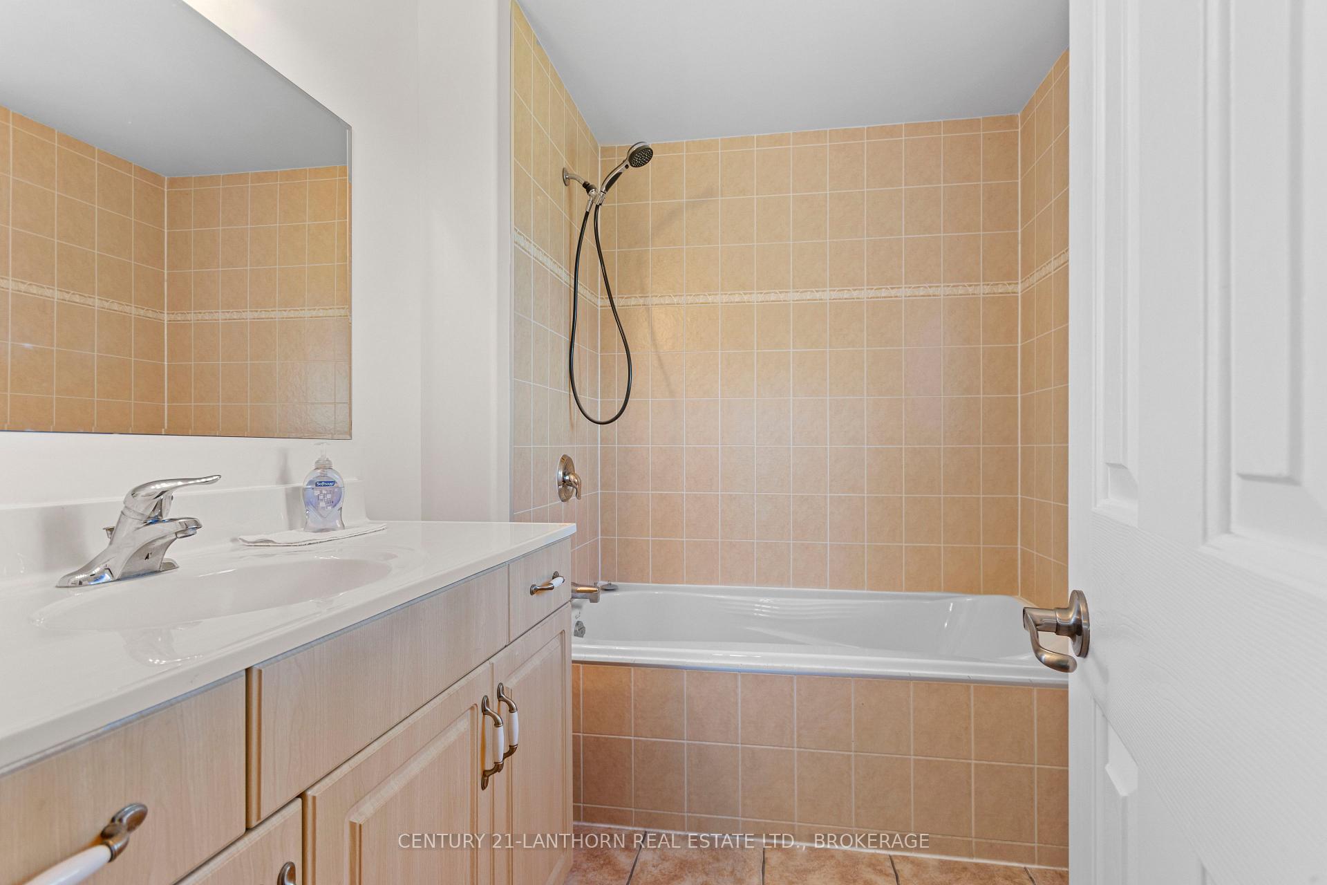 Photo 16 of 1095 Fred Brown Road, Loyalist, Lennox and Addington - South — HOMEH