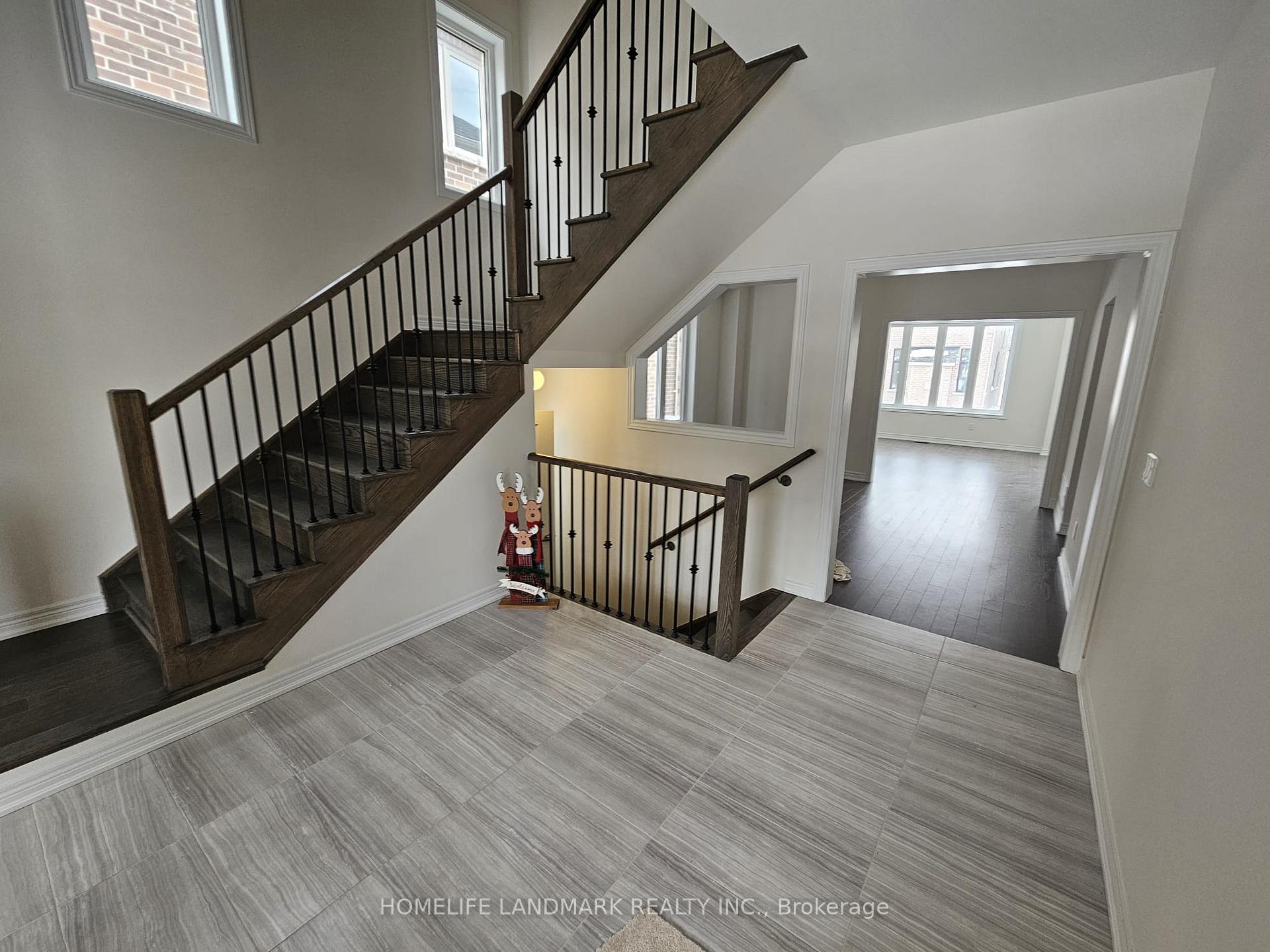 Photo 3 of 1489 Davis Loop Circle, Innisfil, Lefroy — HOMEH