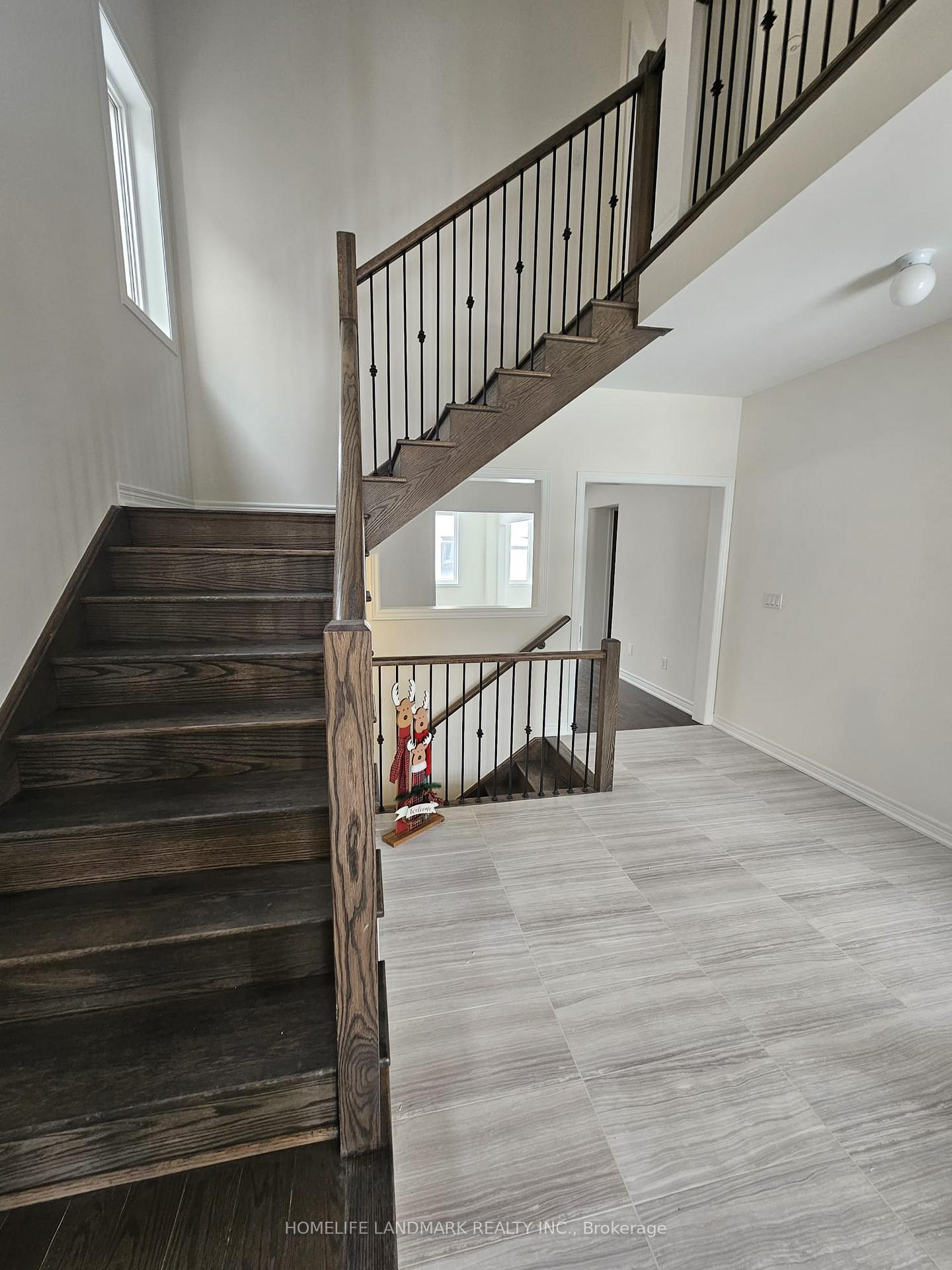 Photo 5 of 1489 Davis Loop Circle, Innisfil, Lefroy — HOMEH
