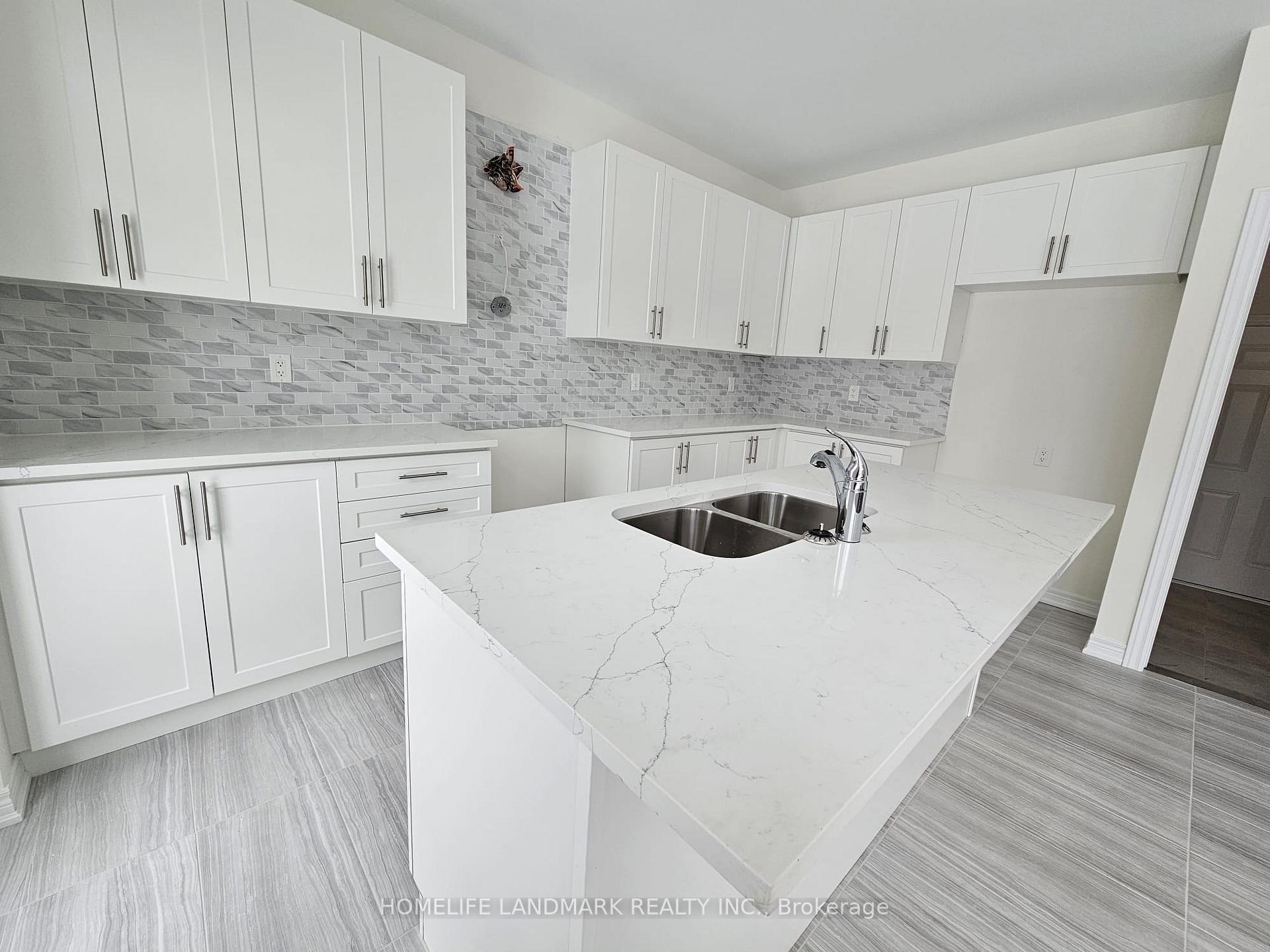 Photo 7 of 1489 Davis Loop Circle, Innisfil, Lefroy — HOMEH