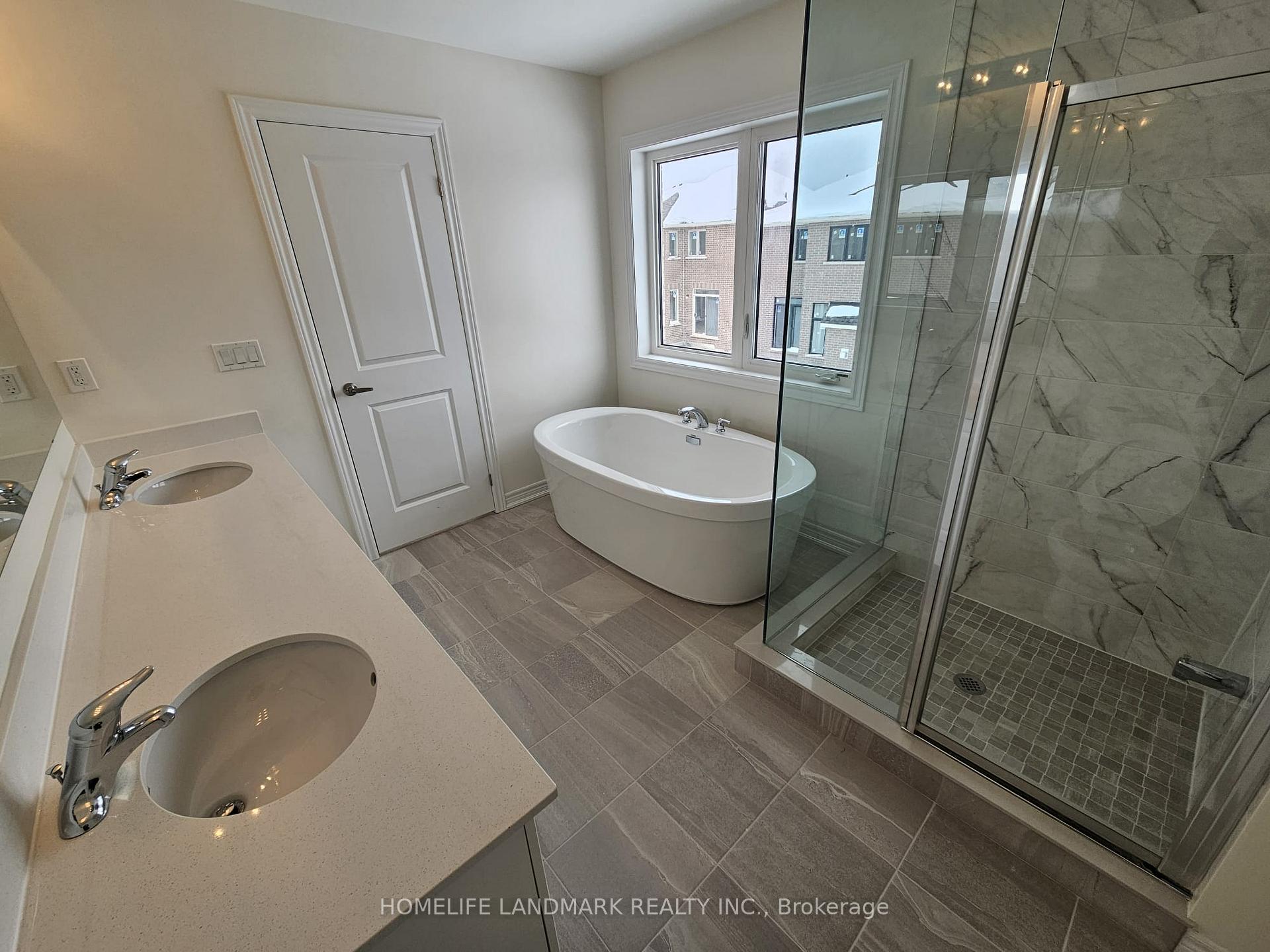 Photo 15 of 1489 Davis Loop Circle, Innisfil, Lefroy — HOMEH
