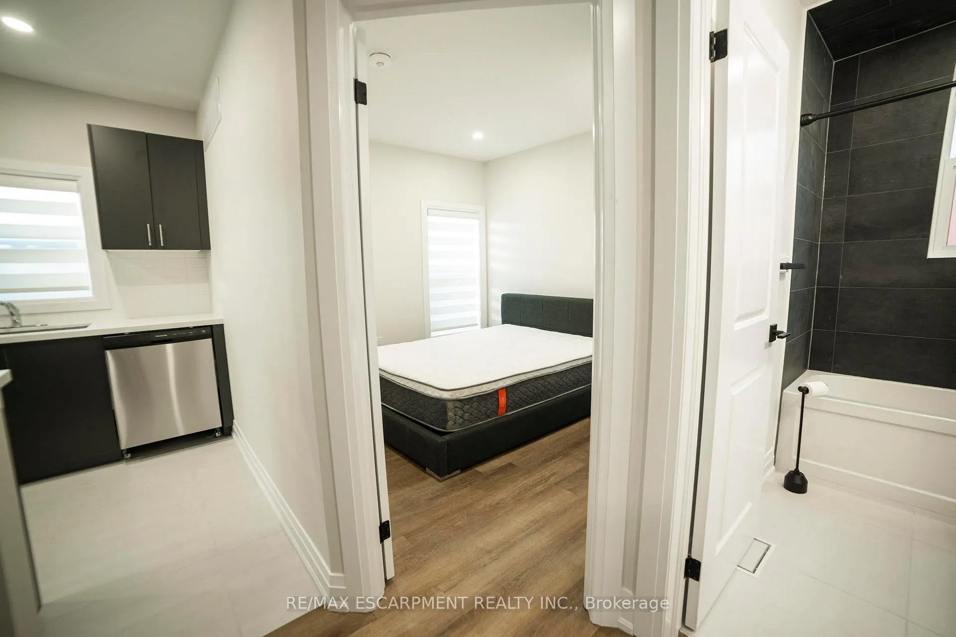 Photo 5 of Unit 1, 265 Robert Street, Hamilton, Landsdale — HOMEH