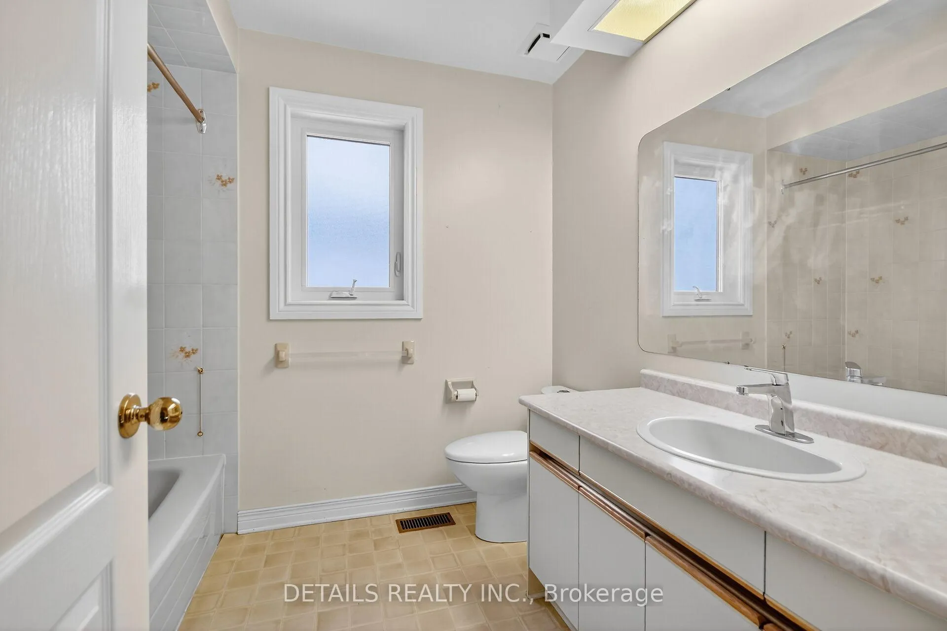 Photo 26 of 41 Weslock Way, Ottawa, Kanata - Kanata Lakes/Heritage Hills — HOMEH