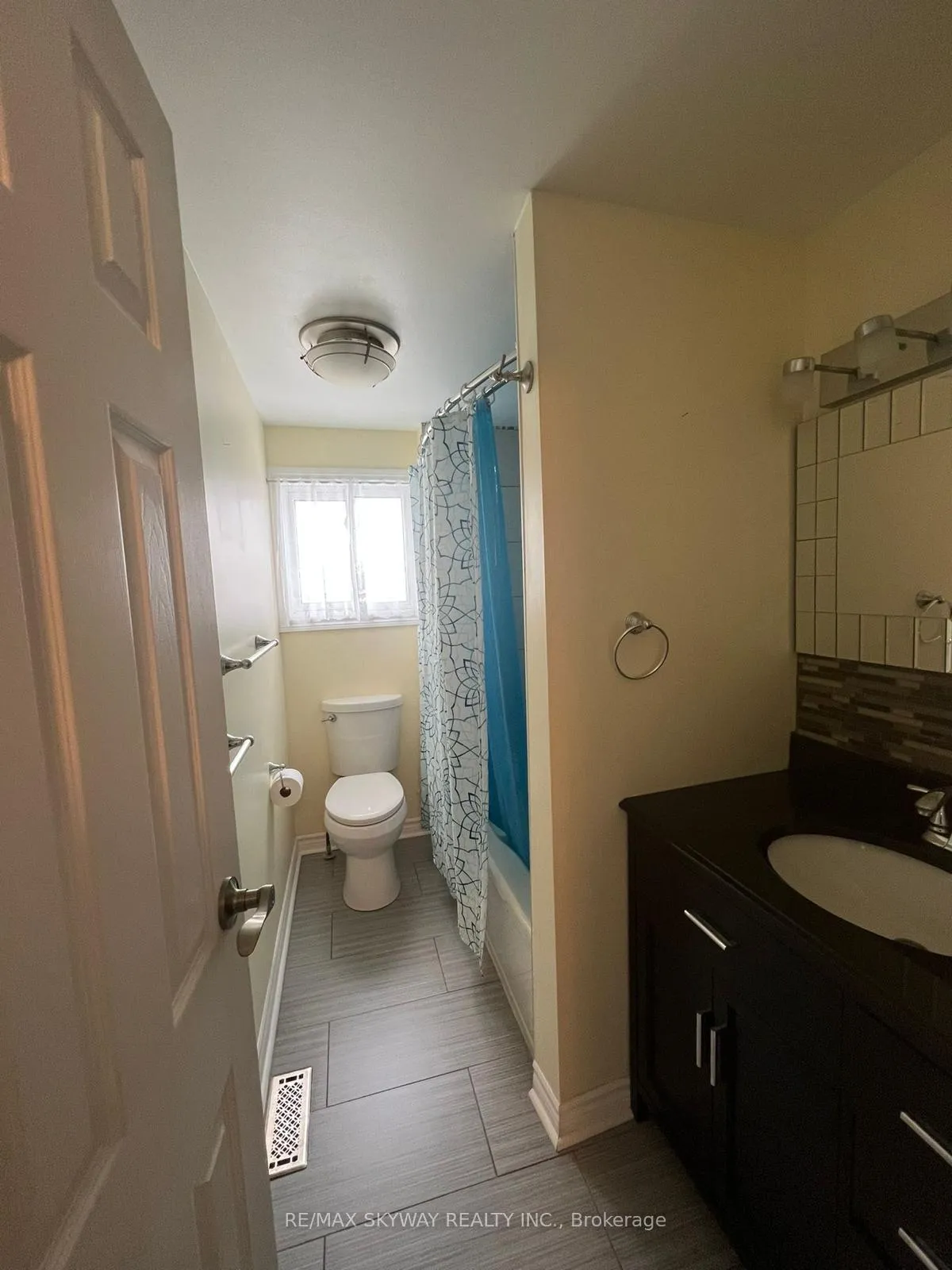 Photo 13 of 18 Matthew Court, Kitchener — HOMEH