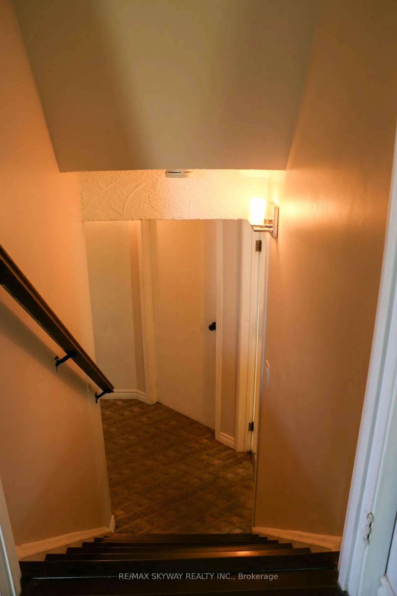 Photo 15 of 18 Matthew Court, Kitchener — HOMEH
