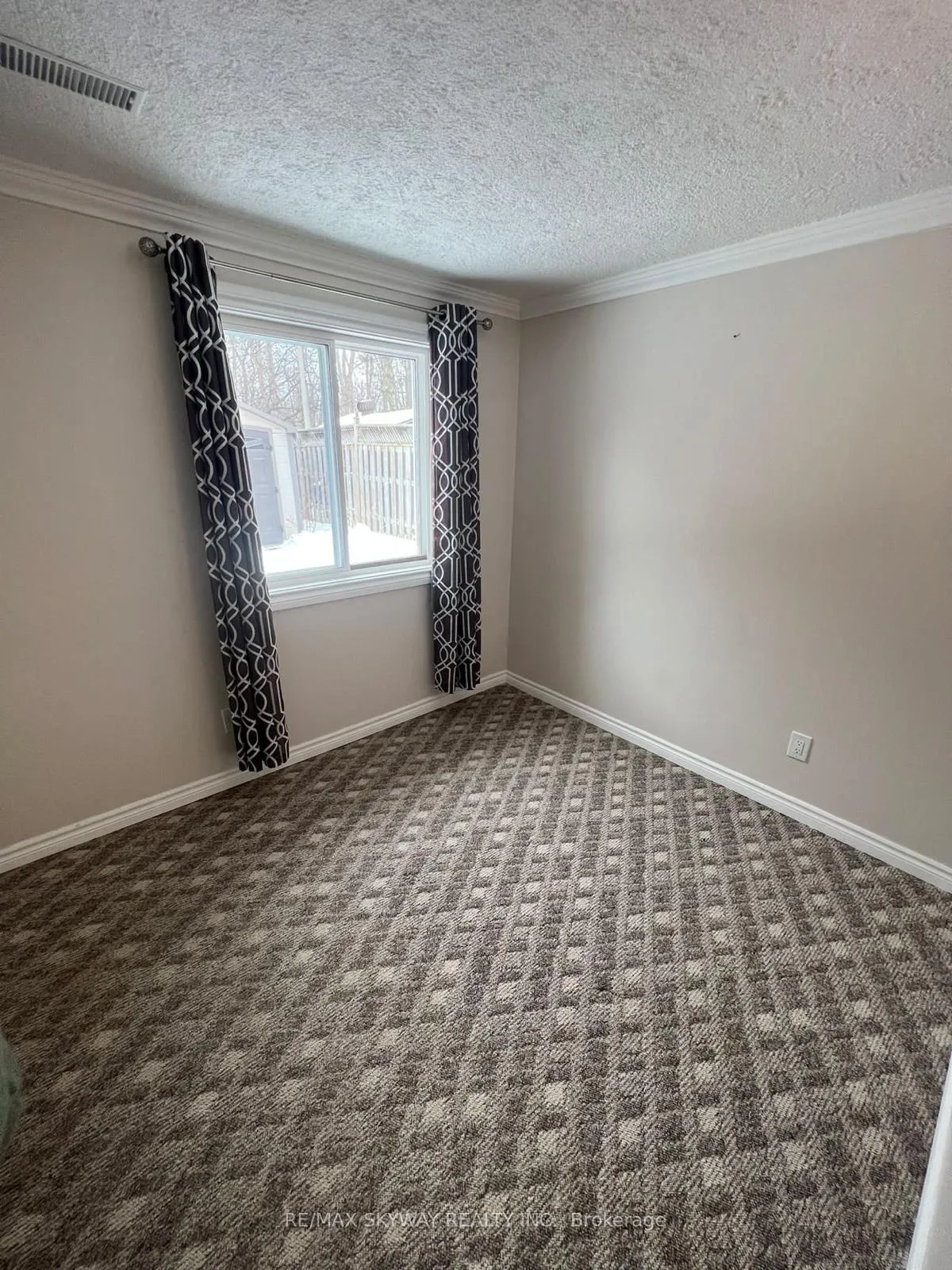 Photo 19 of 18 Matthew Court, Kitchener — HOMEH