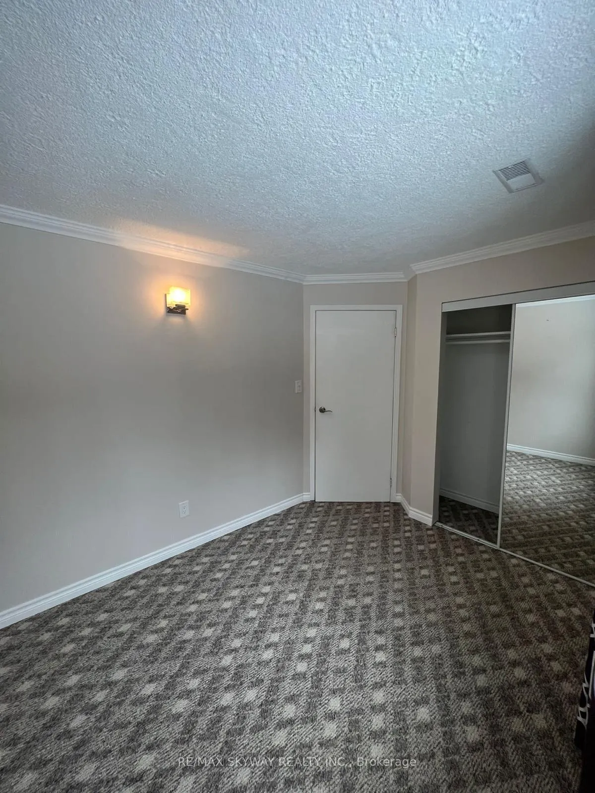 Photo 20 of 18 Matthew Court, Kitchener — HOMEH