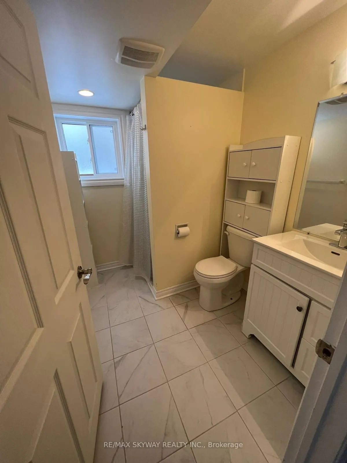Photo 21 of 18 Matthew Court, Kitchener — HOMEH
