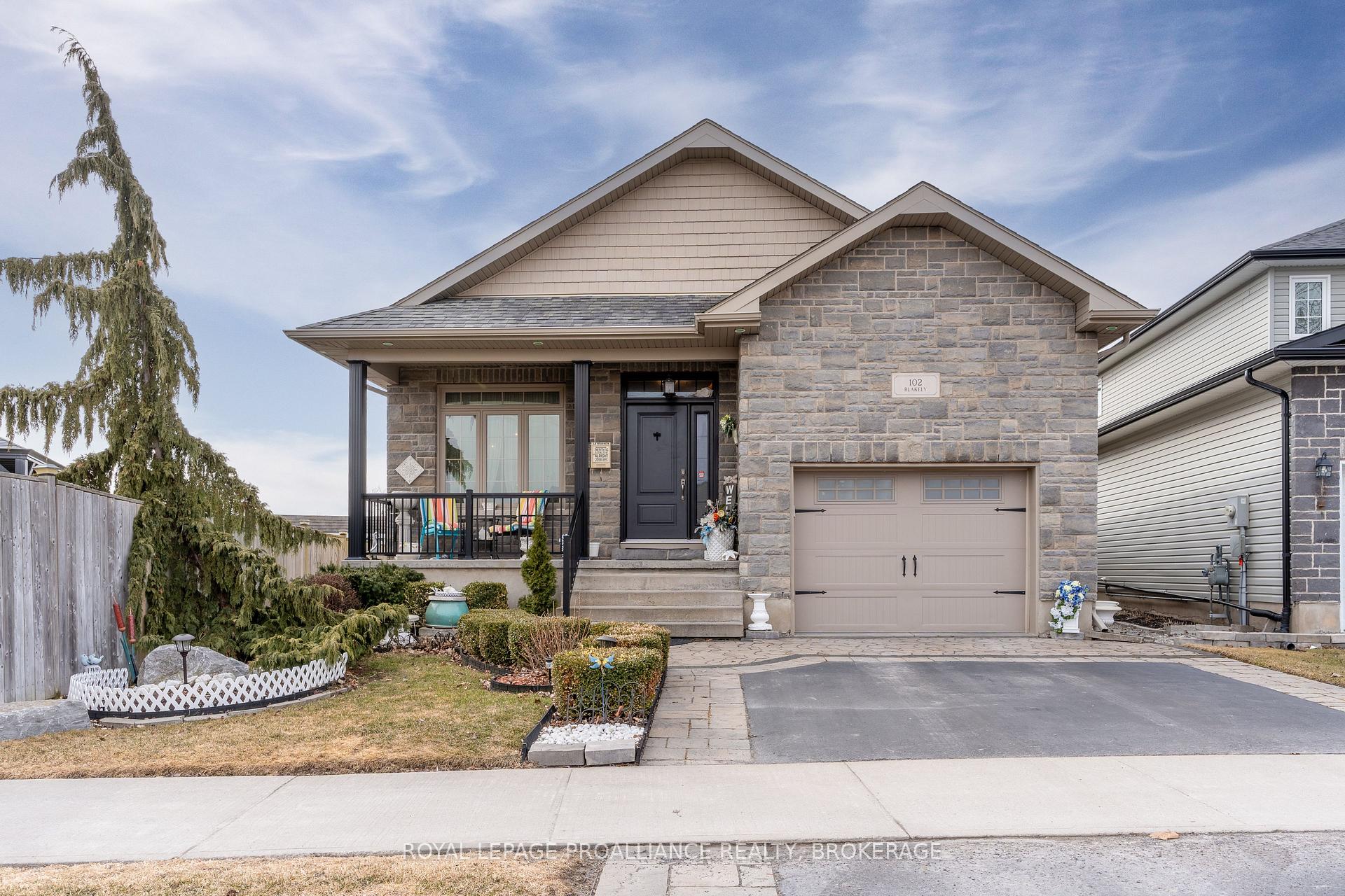 Photo 1 of 102 Blakely Street, Loyalist, Amherstview — HOMEH