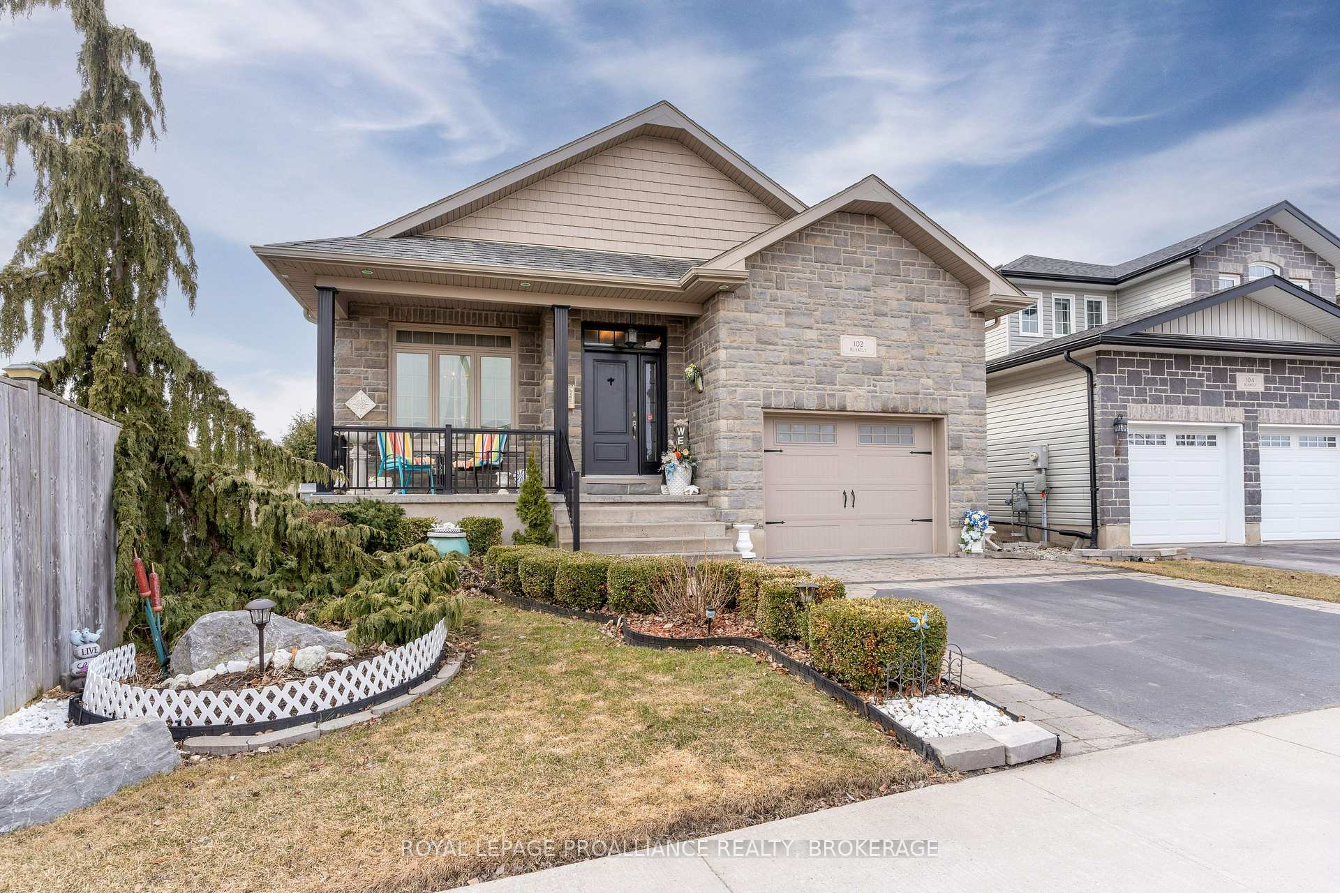 Photo 3 of 102 Blakely Street, Loyalist, Amherstview — HOMEH