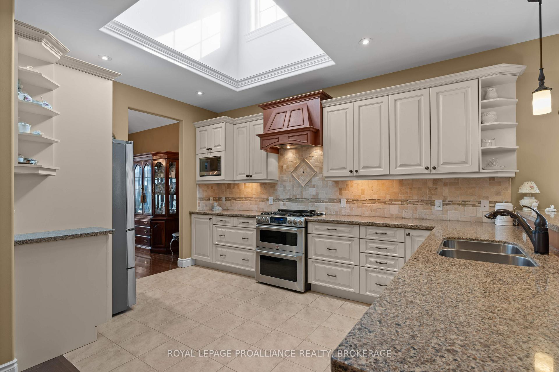 Photo 10 of 102 Blakely Street, Loyalist, Amherstview — HOMEH