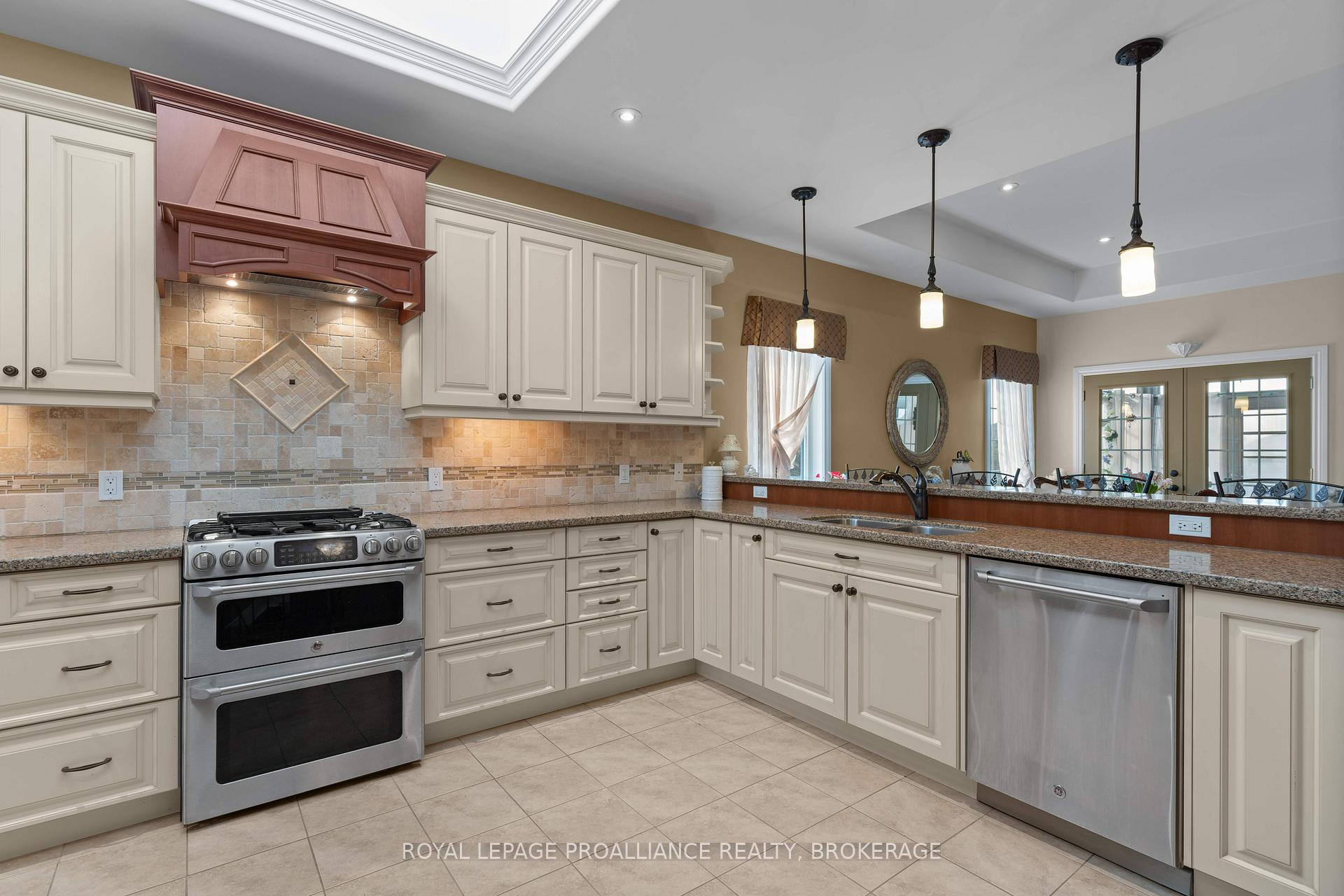 Photo 11 of 102 Blakely Street, Loyalist, Amherstview — HOMEH