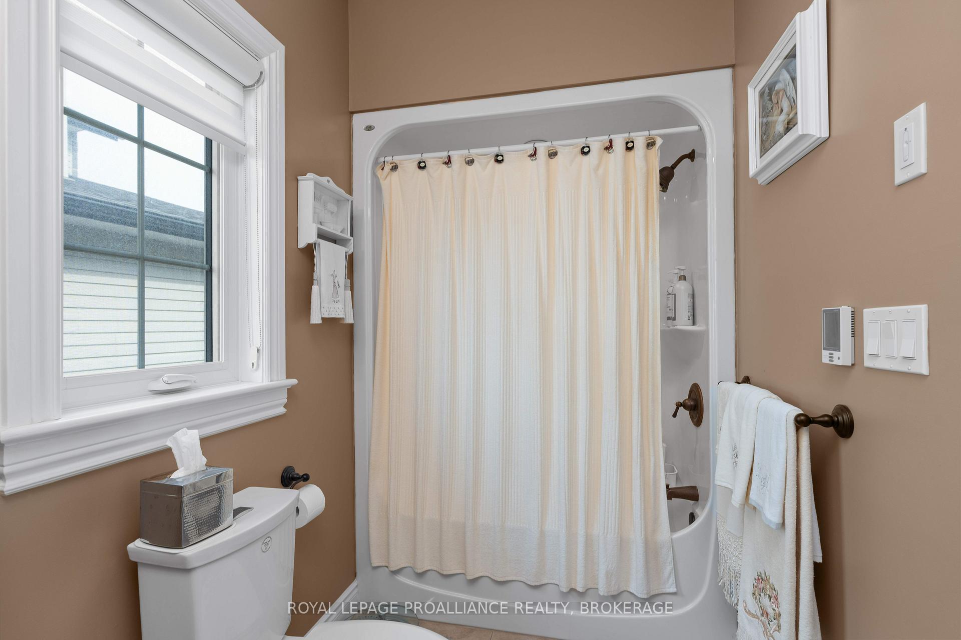 Photo 14 of 102 Blakely Street, Loyalist, Amherstview — HOMEH