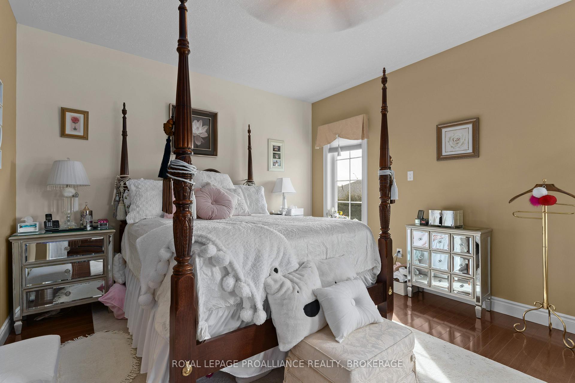 Photo 25 of 102 Blakely Street, Loyalist, Amherstview — HOMEH