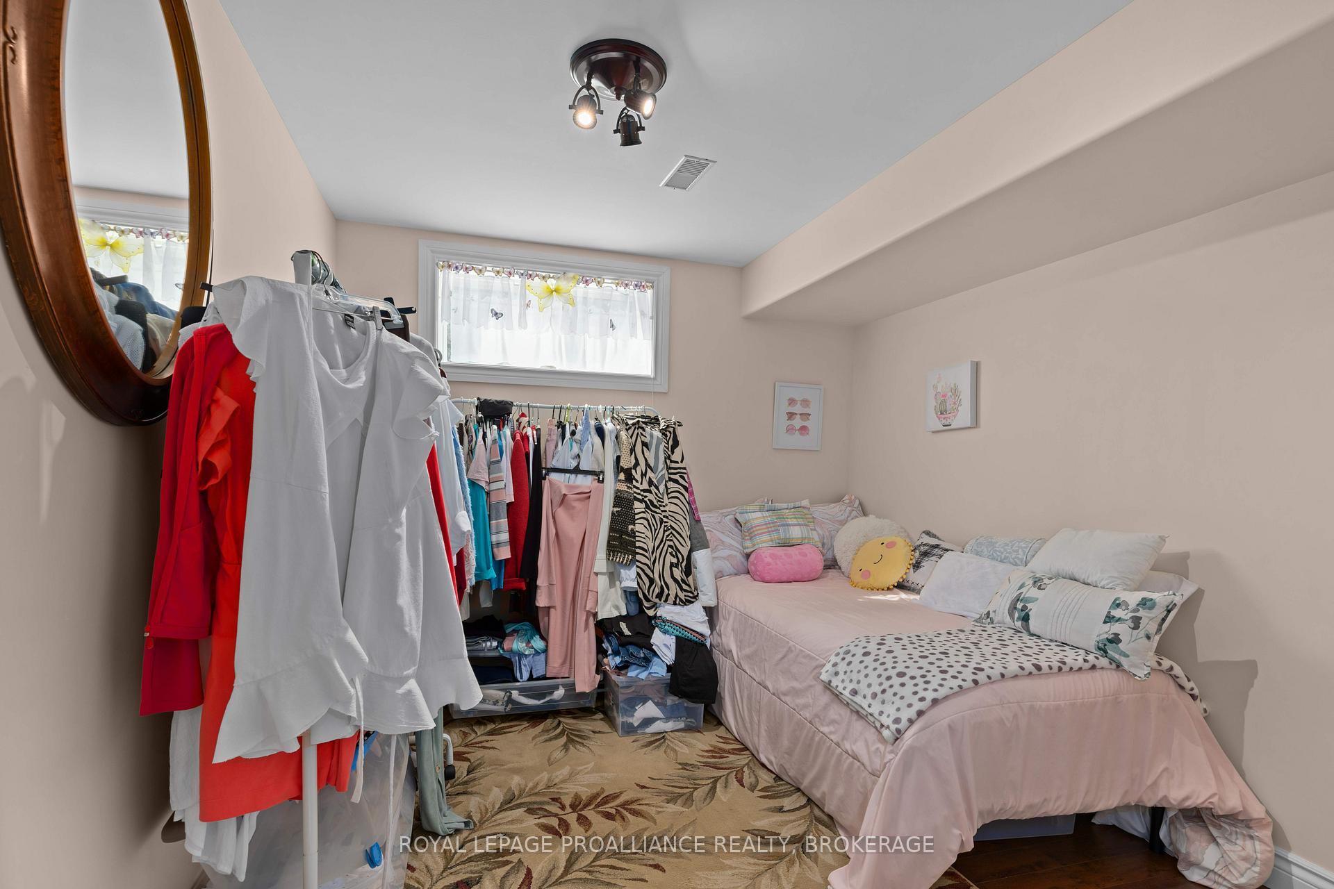 Photo 40 of 102 Blakely Street, Loyalist, Amherstview — HOMEH