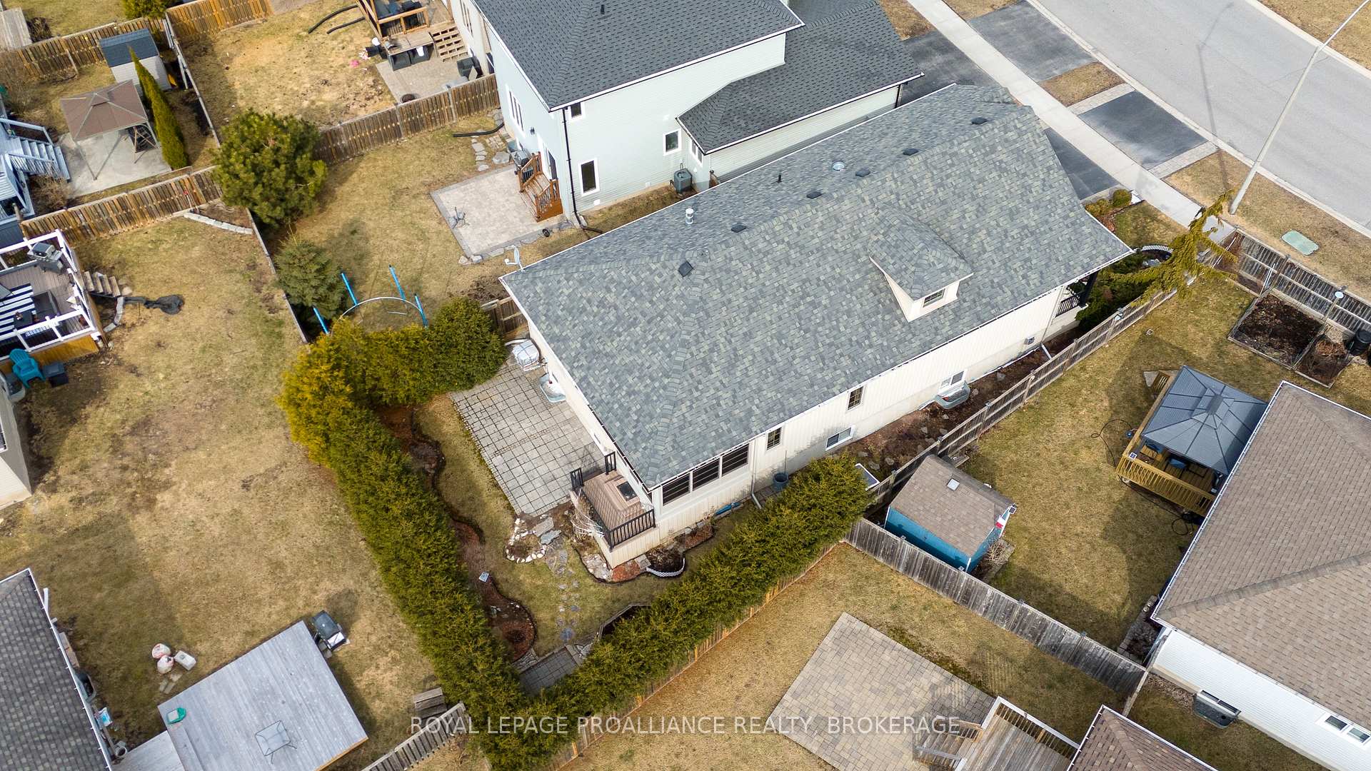 Photo 47 of 102 Blakely Street, Loyalist, Amherstview — HOMEH