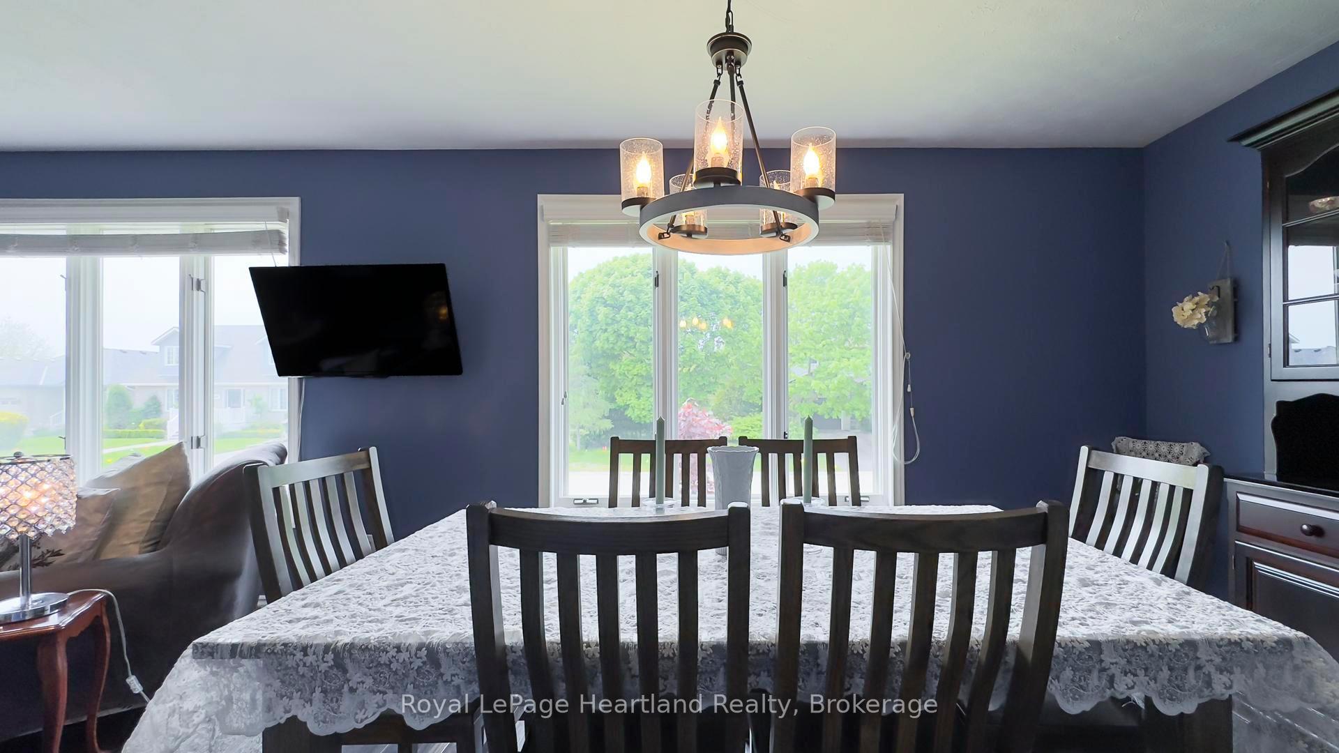 Photo 12 of 651 Kennard Crescent, Kincardine — HOMEH