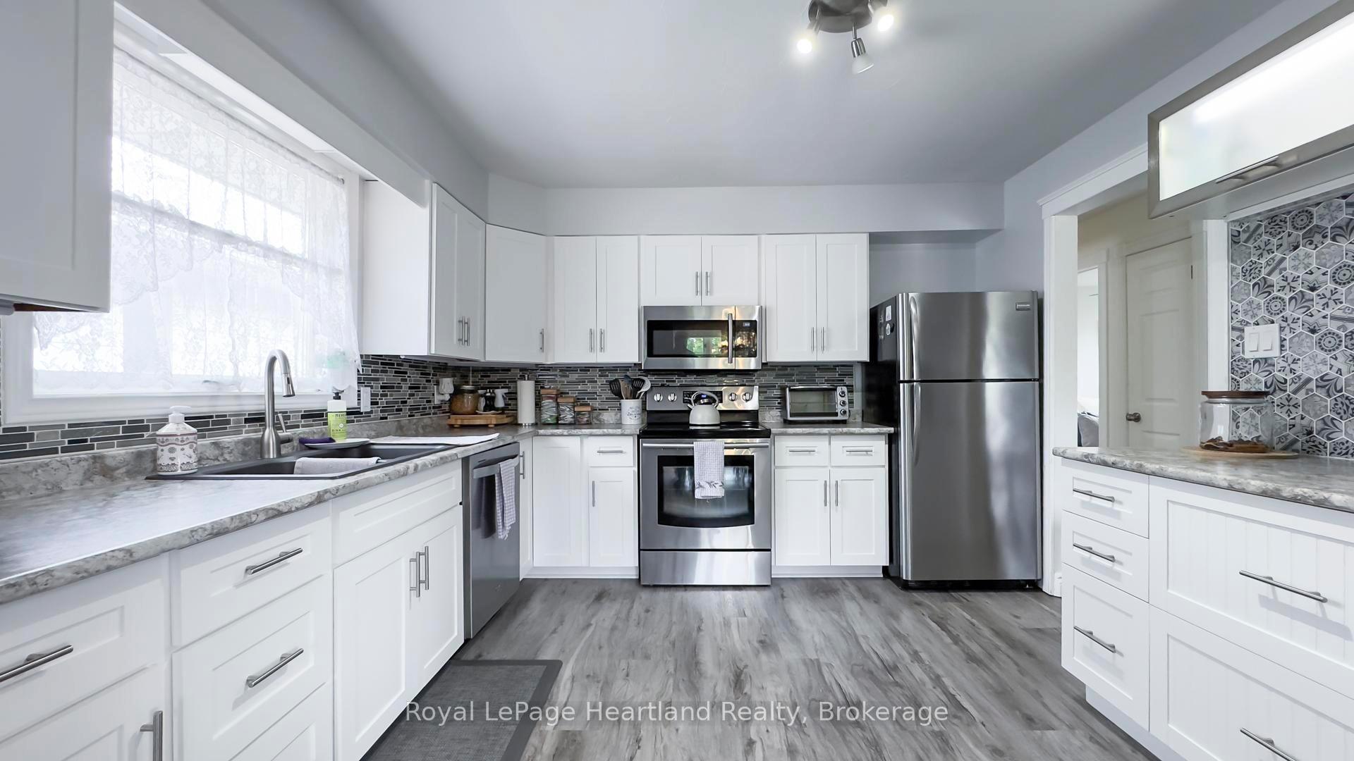 Photo 14 of 651 Kennard Crescent, Kincardine — HOMEH
