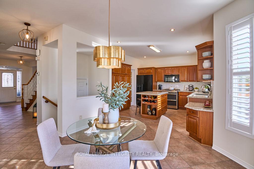 Photo 20 of 57 Insmill Crescent, Ottawa, Kanata - Kanata Lakes/Heritage Hills — HOMEH