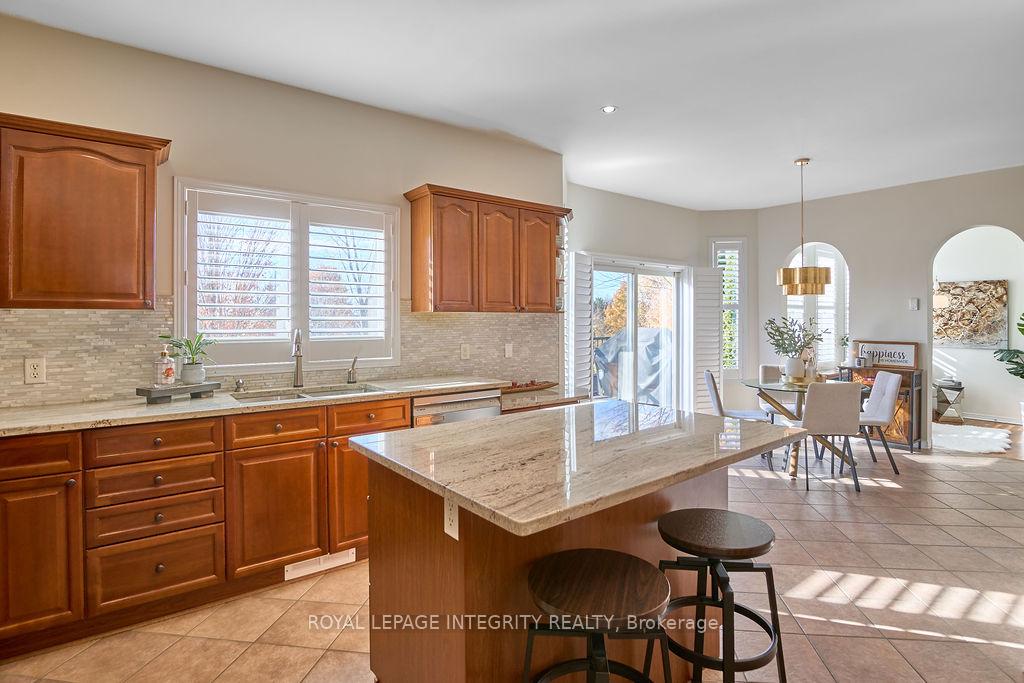 Photo 25 of 57 Insmill Crescent, Ottawa, Kanata - Kanata Lakes/Heritage Hills — HOMEH