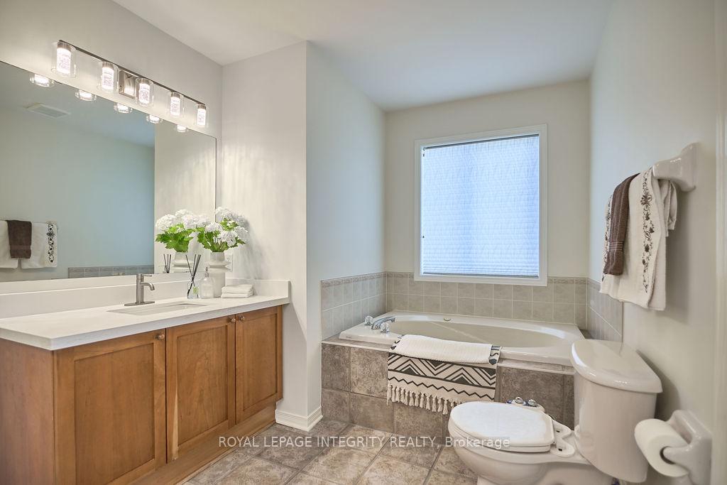 Photo 35 of 57 Insmill Crescent, Ottawa, Kanata - Kanata Lakes/Heritage Hills — HOMEH