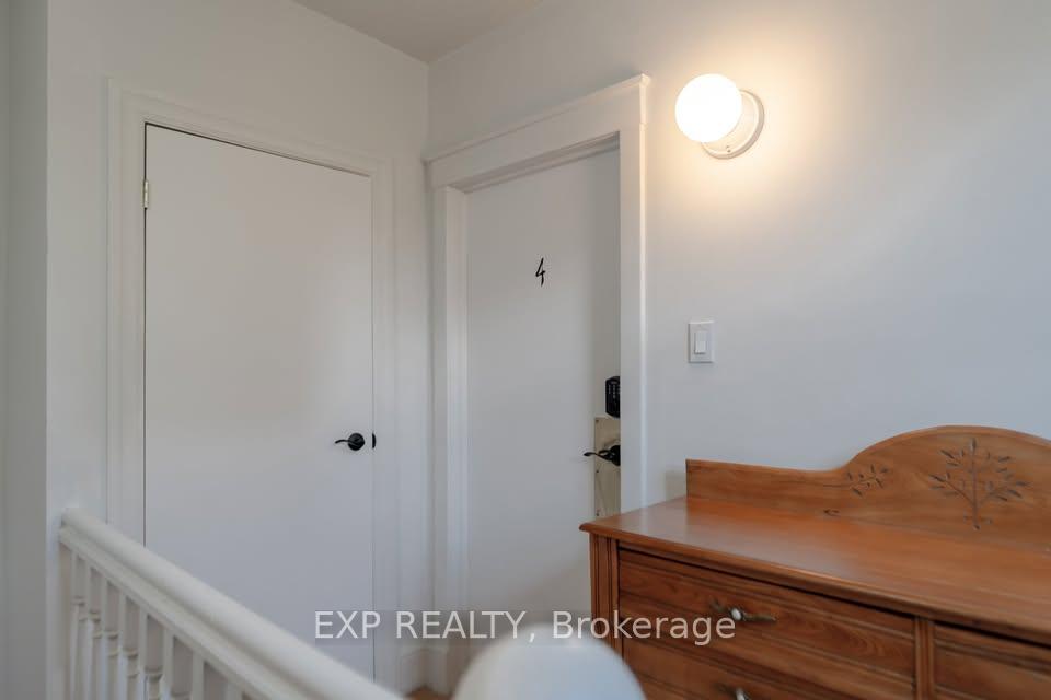 Photo 2 of Unit 4, 208 Clarence Street, Ottawa, Lower Town/Byward Market — HOMEH
