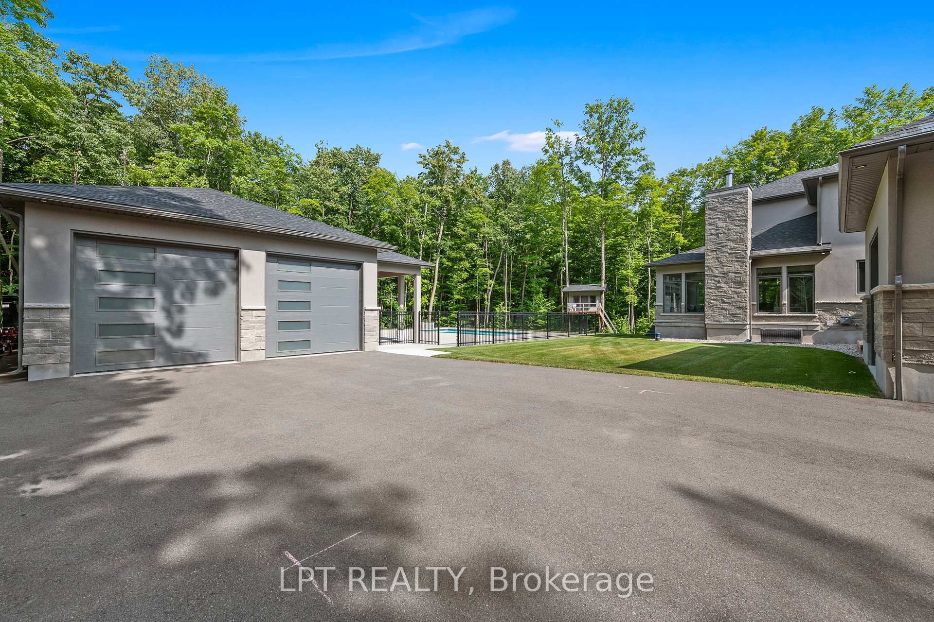 Photo 5 of 5740 Queenscourt Crescent, Ottawa, Manotick East to Manotick Station — HOMEH